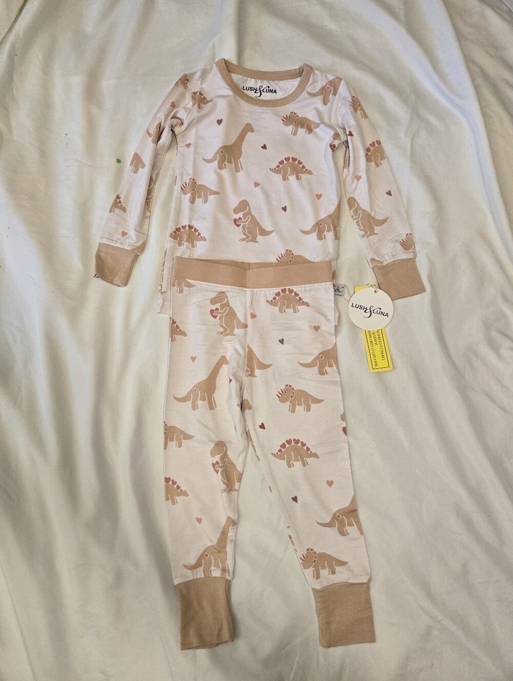 NWT Lush & Luna BAMBOO 2 Piece Pajamas Beige Dino Print- 2T